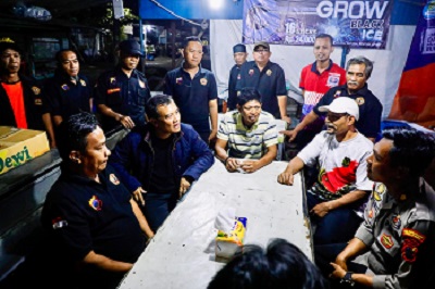 Gubernur Jateng Ahmad Lutfhi saat melakukan kunjungan di Posko Kamling di Semarang